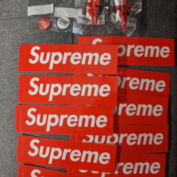 Supreme Accessory Bundle - Picture 3 of 5